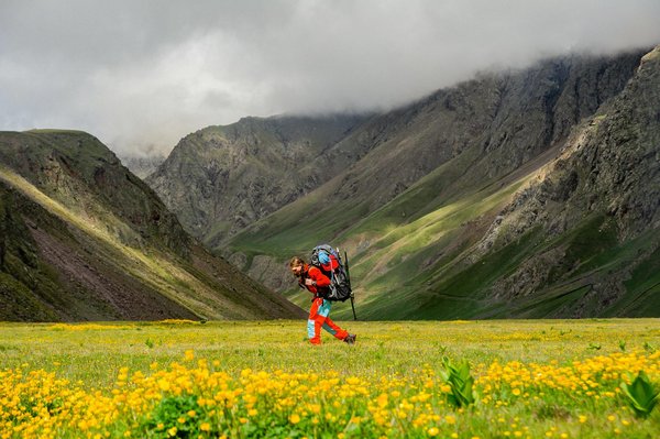 Comment organiser un camping pour une expédition de plongée en apnée dans les lagons de Polynésie?